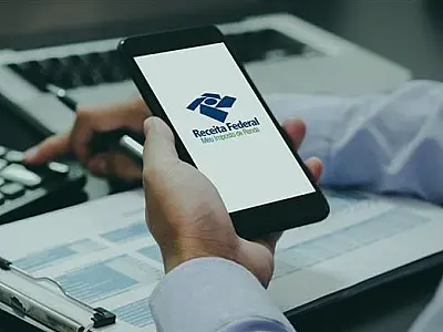 A Receita Federal reforça que todos os dados devem ser revisados antes do envio final da declaração.