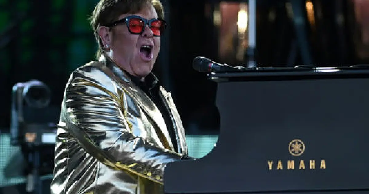 Fãs do mundo inteiro se despedem de Elton John no último show do cantor