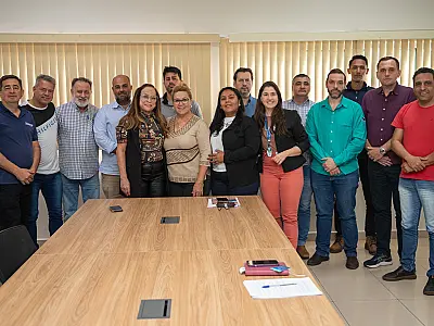 Vereadores pressionam por soluções urgentes para esgoto, buracos e mau cheiro em Três Lagoas