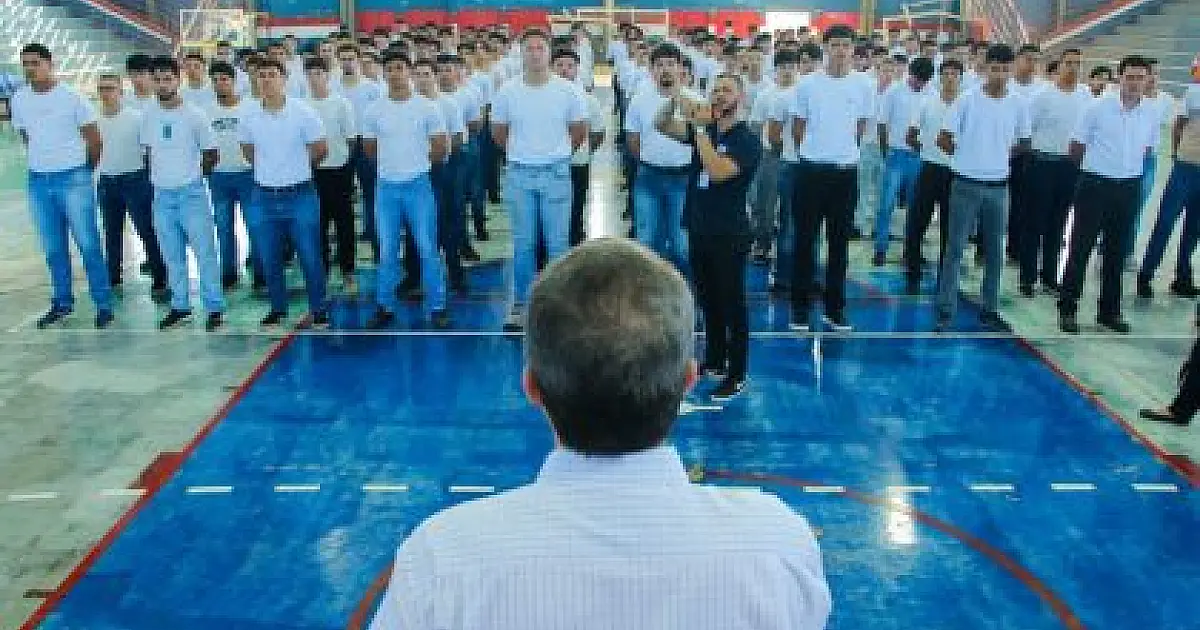 Prefeito participa da cerimônia de juramento à Bandeira Nacional e entrega de certificados de dispensa militar