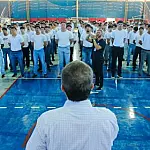 Prefeito participa da cerimônia de juramento à Bandeira Nacional e entrega de certificados de dispensa militar