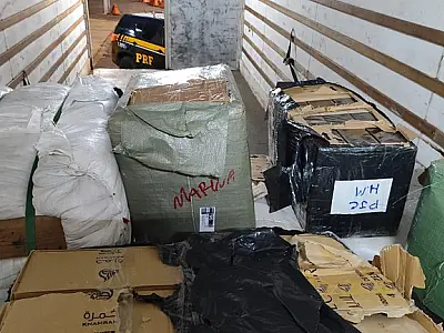 PRF apreende 10 mil produtos contrabandeados em caminhão na BR-262, em Água Clara