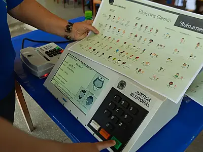 Termina nesta quarta o prazo para tirar ou regularizar título de eleitor