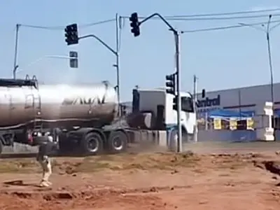 Caminhoneiro embriagado é parado a tiros pela PRF na BR-262