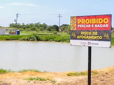 RISCO DE AFOGAMENTO – Mesmo com placas e alertas na mídia, pessoas ainda estão entrando na 1ª e 2ª lagoa