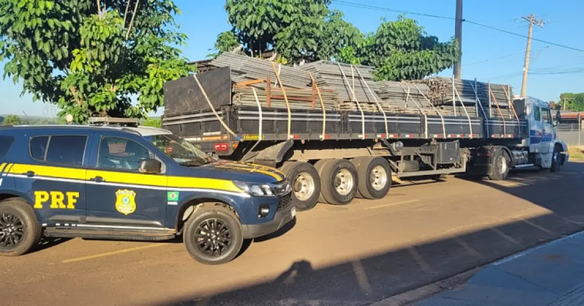 PRF apreende reboque com placas falsas e restrição administrativa em Água Clara (MS)