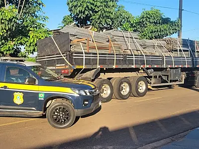 PRF apreende reboque com placas falsas e restrição administrativa em Água Clara (MS)