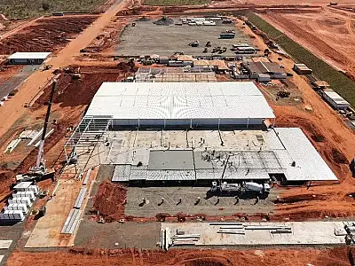 Prefeito de Inocência pede a senadores e ministros verba para construir 600 casas e conter êxodo