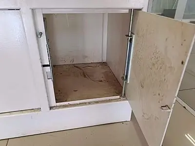 Brincadeira de criança termina em susto: menino de 3 anos fica preso dentro de armário em agência bancária