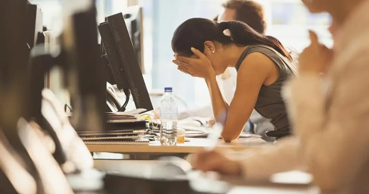 Nova regra torna empresas responsáveis por saúde mental dos funcionários; entenda