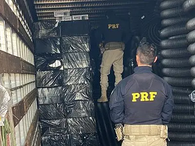 PRF apreende 380 mil maços de cigarros contrabandeados em Cassilândia