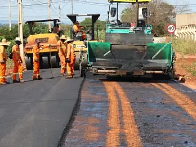 Em um ano e quatro meses, Prefeitura já finalizou 11,4 km de asfalto e está executando mais 34 km em 13 regiões