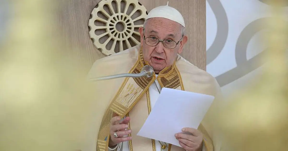 Tribunal do Vaticano ouve telefonema secretamente gravado entre cardeal e o papa