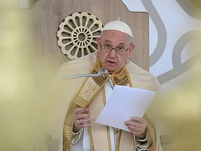 Tribunal do Vaticano ouve telefonema secretamente gravado entre cardeal e o papa