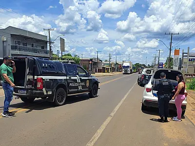 Homem de 61 anos é preso após tentar matar companheira a facadas