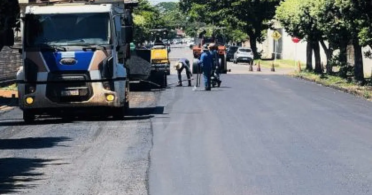 Prefeitura realiza recapeamento em trecho da Rua Elmano Soares
