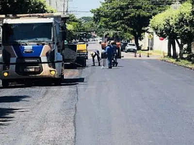 Prefeitura realiza recapeamento em trecho da Rua Elmano Soares
