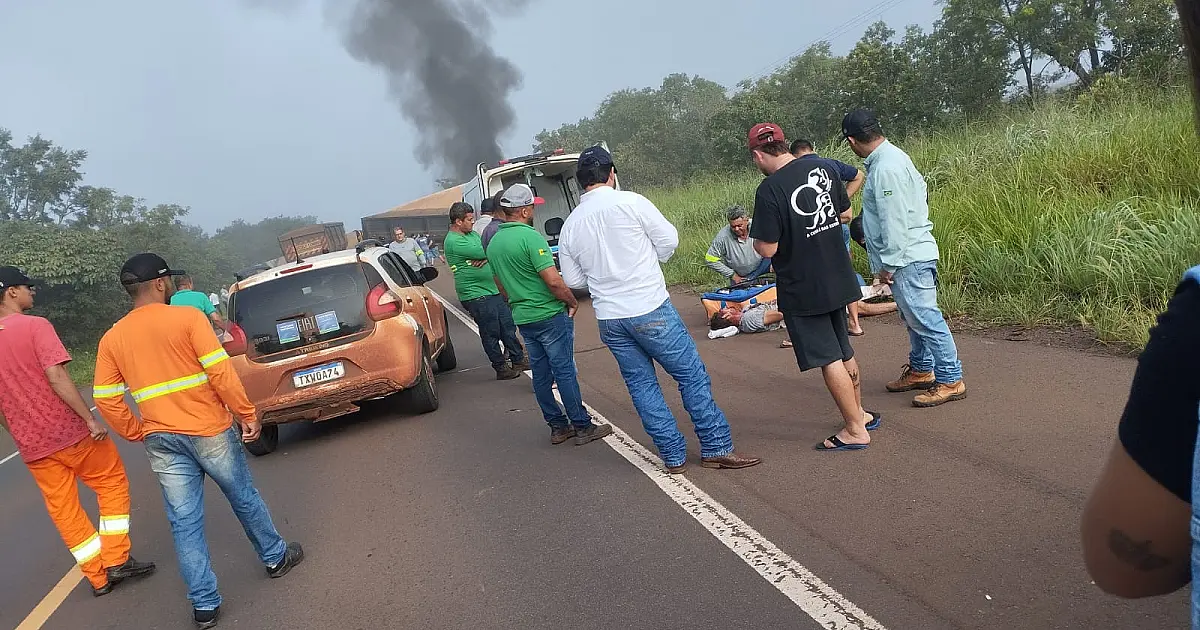 Grave acidente na BR-262 deixa duas vítimas graves e interdita rodovia em Ribas do Rio Pardo