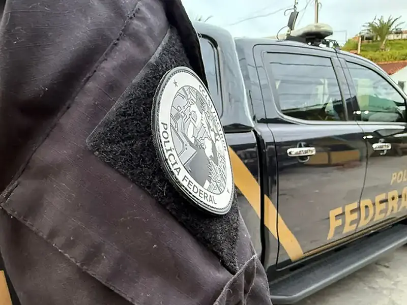 Operação da PF combate núcleo financeiro do Comando Vermelho