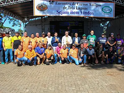 ENCONTRO DE CARROS ANTIGOS