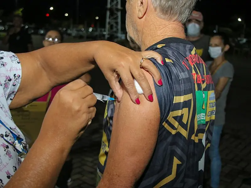 Saúde leva vacinação contra a gripe ao Shopping Três Lagoas após boa adesão em ação na Feira Central