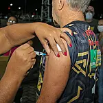 Saúde leva vacinação contra a gripe ao Shopping Três Lagoas após boa adesão em ação na Feira Central
