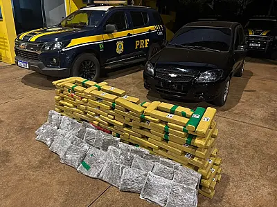 A Polícia Rodoviária Federal (PRF) apreendeu 174 quilos de maconha
