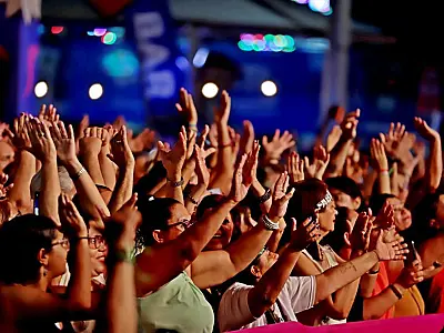 36ª Festa do Folclore de Três Lagoas terá shows de Banda Ira!, Jeito Moleque, César & Paulinho e Mariana Fagundes