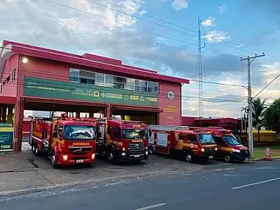 Salão é incendiado após desentendimentos e fogo quase alcança residência em Três Lagoas