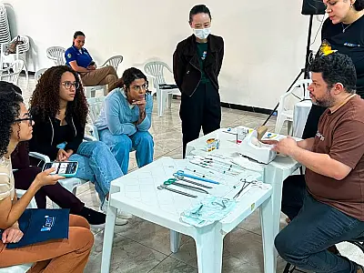 Saúde promove curso de inserção de DIU para enfermeiros e residentes de enfermagem